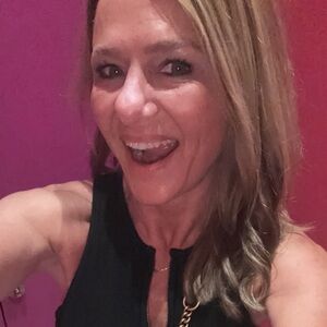 Sorry. No time for offers!

Thanks for looking & have a fab day!! 👜👛👝